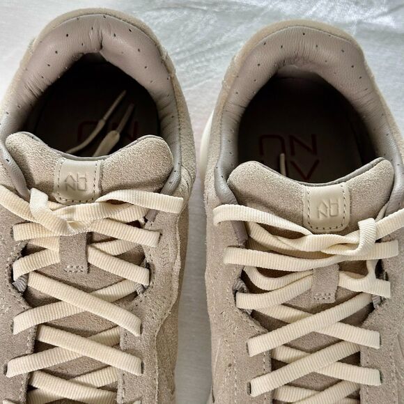 AHNU Sequence 1.1 Suede Low Women's Size (9.5) Oatmeal Comfort Sneaker New - Picture 4 of 10